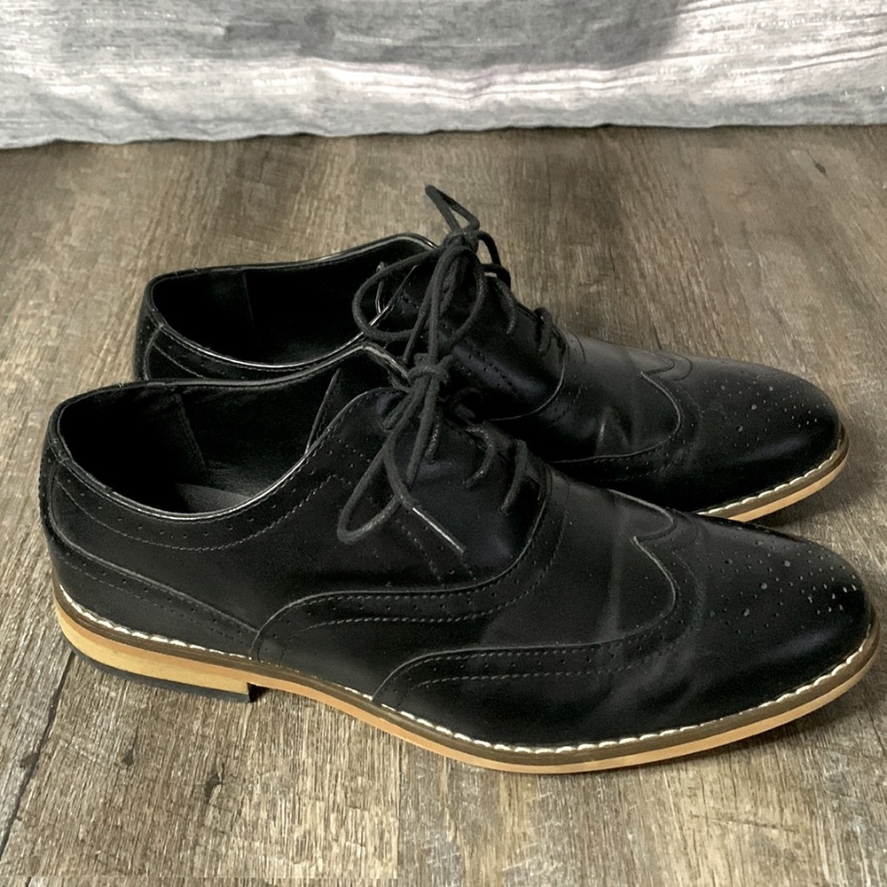 Boys Stacy Adams Wingtip Black Dress Shoes.  Size 5Y.